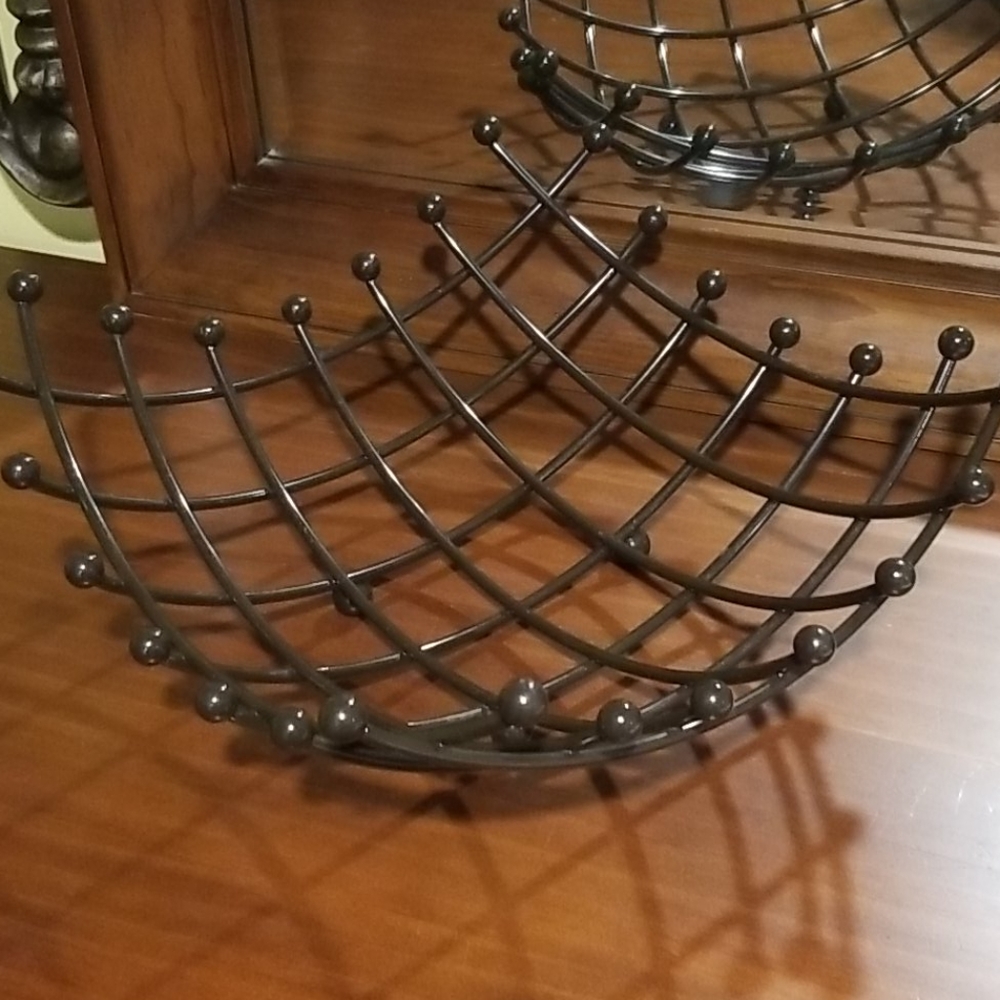 ❤ Gorgeous Fruit holder or decor holder!